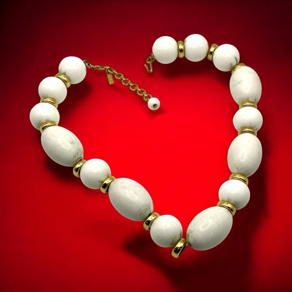 Chic Chunky Vintage Monet White and Gold Graduated Bead Necklace